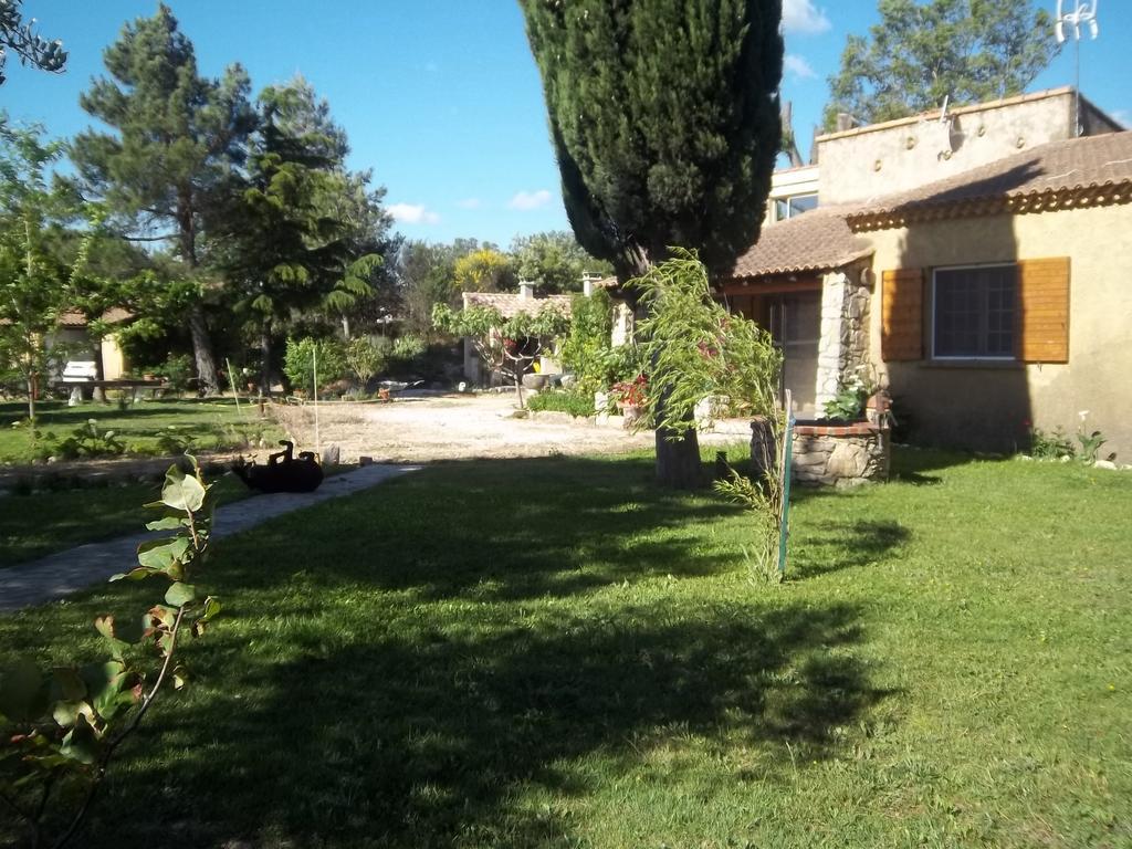 B&B Le Petit Frigouye Rochefort-du-Gard Exterior foto