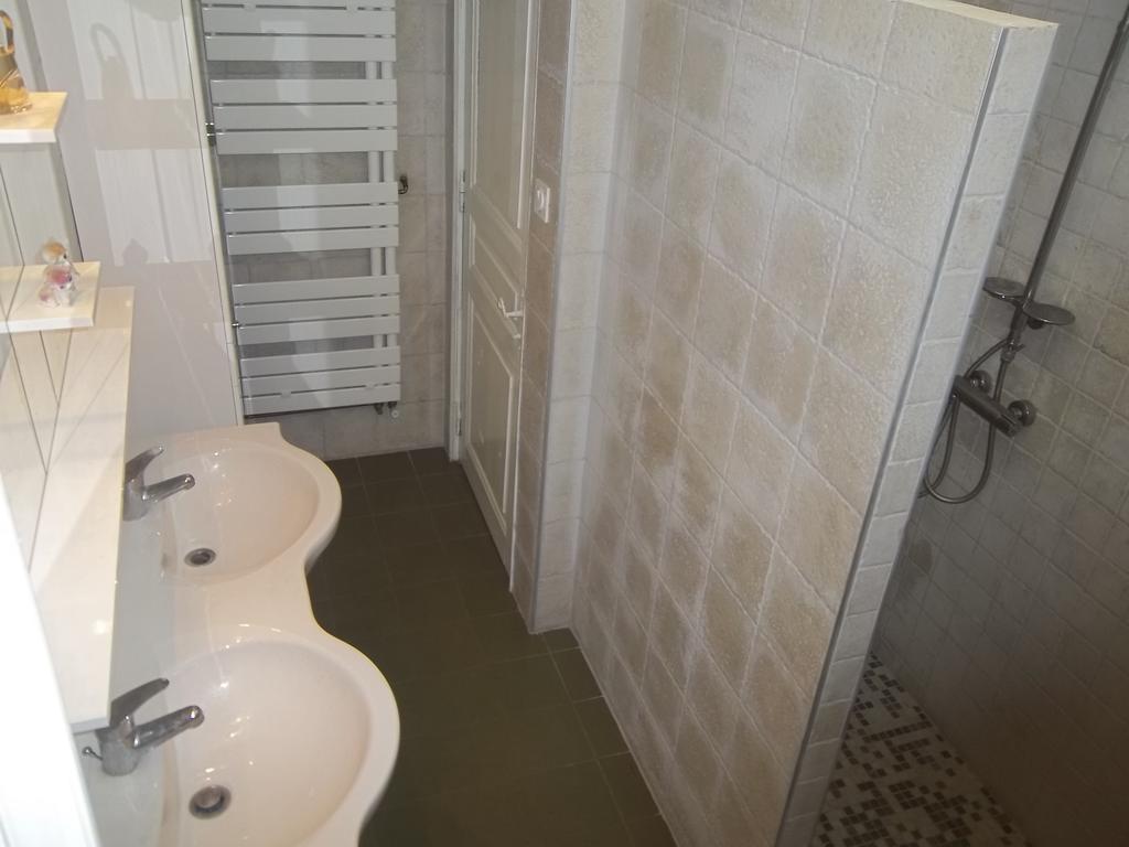 B&B Le Petit Frigouye Rochefort-du-Gard Zimmer foto