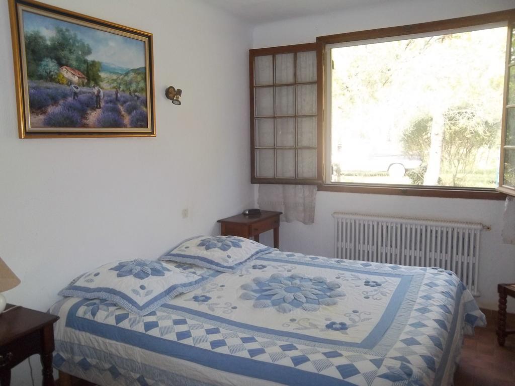 B&B Le Petit Frigouye Rochefort-du-Gard Zimmer foto
