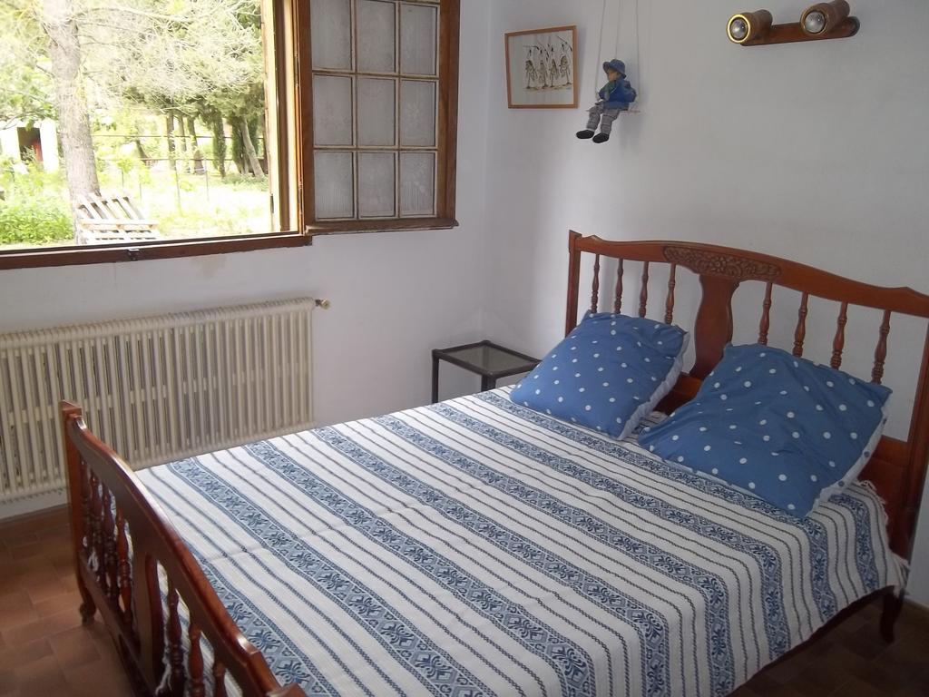 B&B Le Petit Frigouye Rochefort-du-Gard Zimmer foto